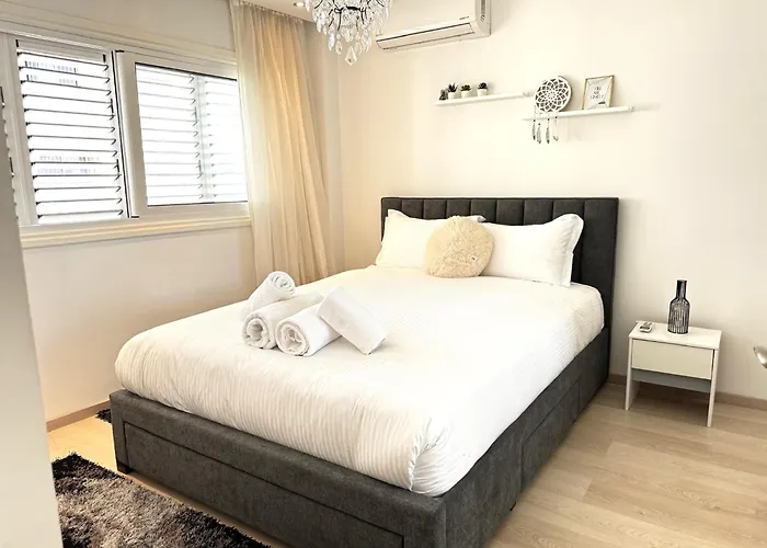 Wealthystays Duplex In The Heart Of ニコシア