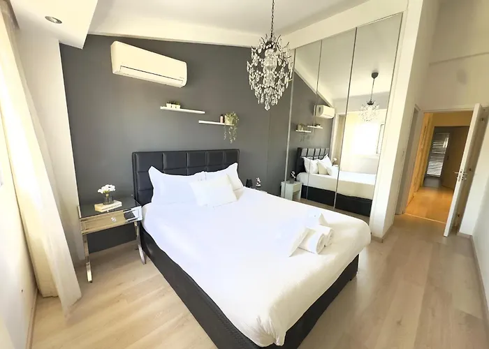 アパート Wealthystays Duplex In The Heart Of