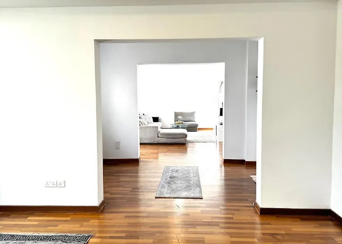 アパート Wealthystays Duplex In The Heart Of ニコシア