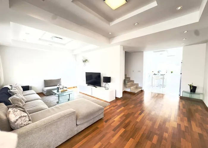 Wealthystays Duplex In The Heart Of ニコシア